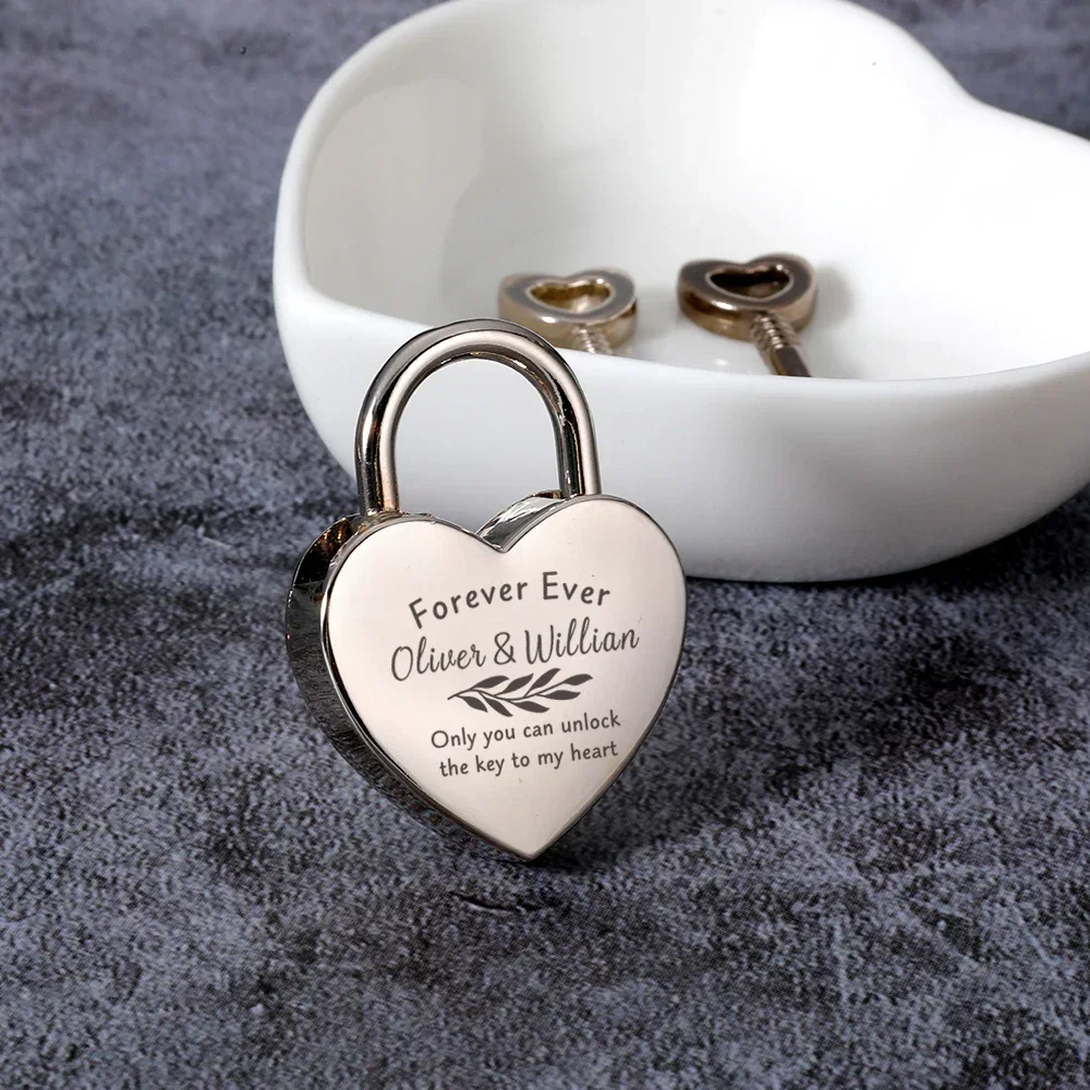 

Customized Name Concentric Lock Key Valentine's Day Personalized Couple Keychain Key and Lock Fashion Jewelry Couple Set Gifts