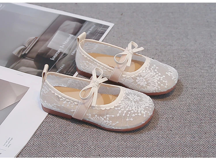 Kinder-Mesh-Schuhe mit einfachen Schleifen, weicher Sohle, flache Mädchen-Schuhe mit runder Zehenpartie, rutschfest, Sommer 2026, neue vielseitige Freizeitschuhe für Kinder – Detail 5