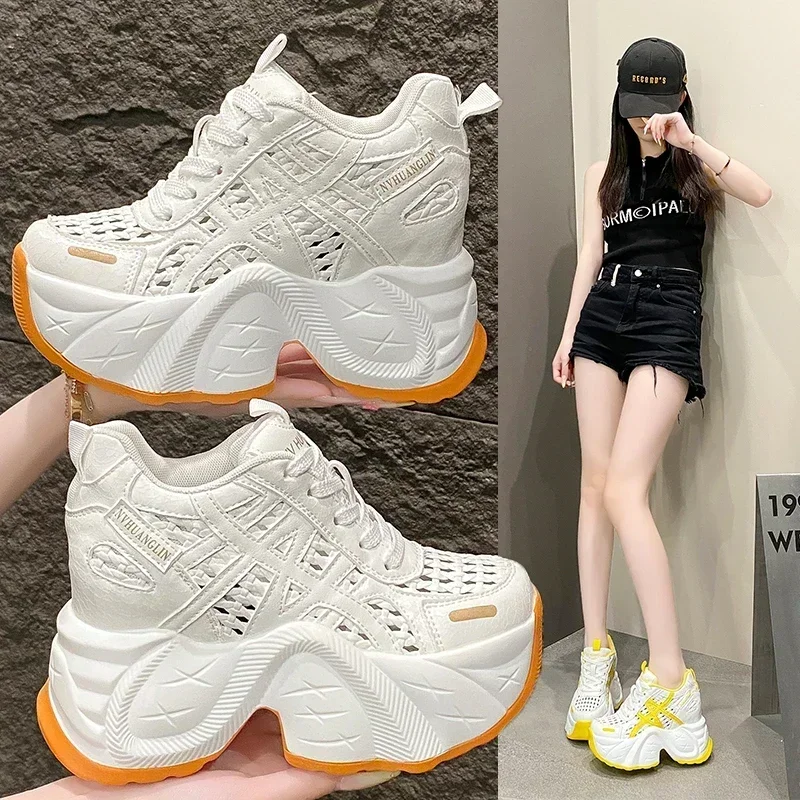 

Новинка 2023 года, массивные кожаные кроссовки, летняя повседневная вулканизированная обувь, женские кроссовки на высокой платформе с дышащей сеткой, спортивная обувь для папы, 9 см