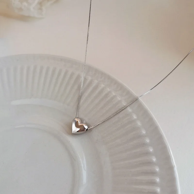 Fashion Temperament Sterling Silver Snake Chain Heart-shaped Pendant Necklace for Women Girls Designer Collarbone Chain Jewelry