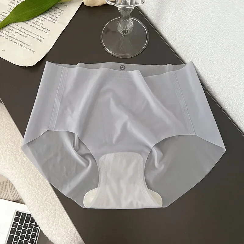 Women's Underwear Ultra-Thin Nude 3D One-Piece No Trace Underpants Wormwood Bottom Crotch Mid-Waist Triangular Panties