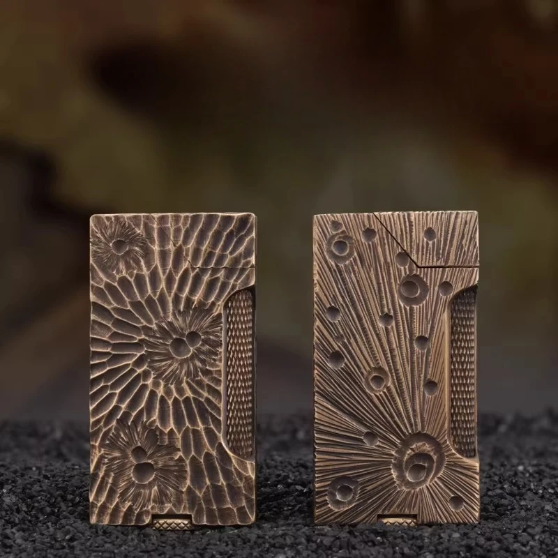 

Handmade Brass Kerosenes Lighter Side-sliding Grinding Wheel Ignition Hand-carved Men's Retro Personalized High-end Gift