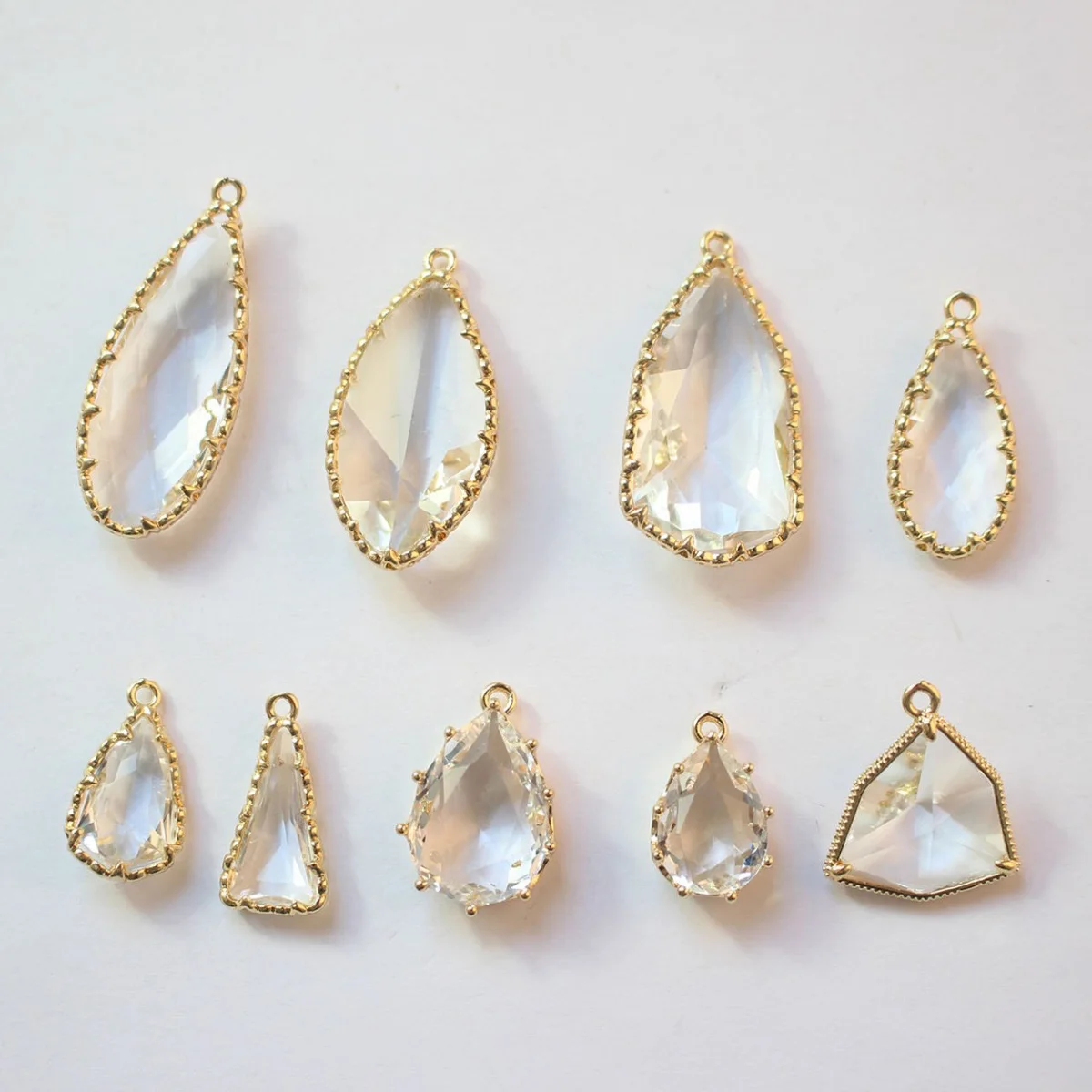 4pcs Lace Edge Color Preserving Pendant,clear glass Irregular Charms with Loop for DIY Earring Necklace Jewelry Making Supplies