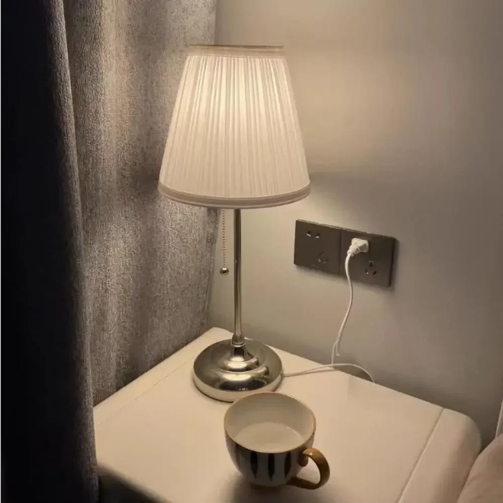 -Retro Lamp Luxury Metal Floor Lamp Ins Creative Simple Pleated Vertical Bedroom Bedside Sofa Study LED Floor