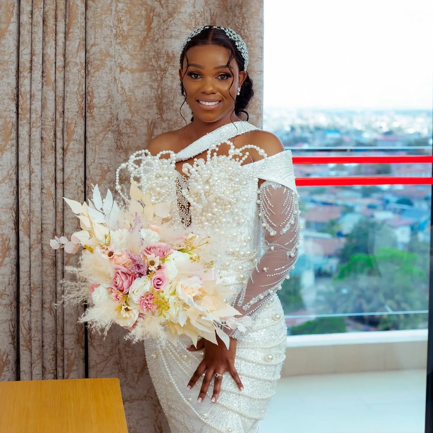 

Customized South African Shiny Heavy Pearls Beads Mermaid Wedding Dress Long Sleeves Plus Size Backless Bridal Gowns
