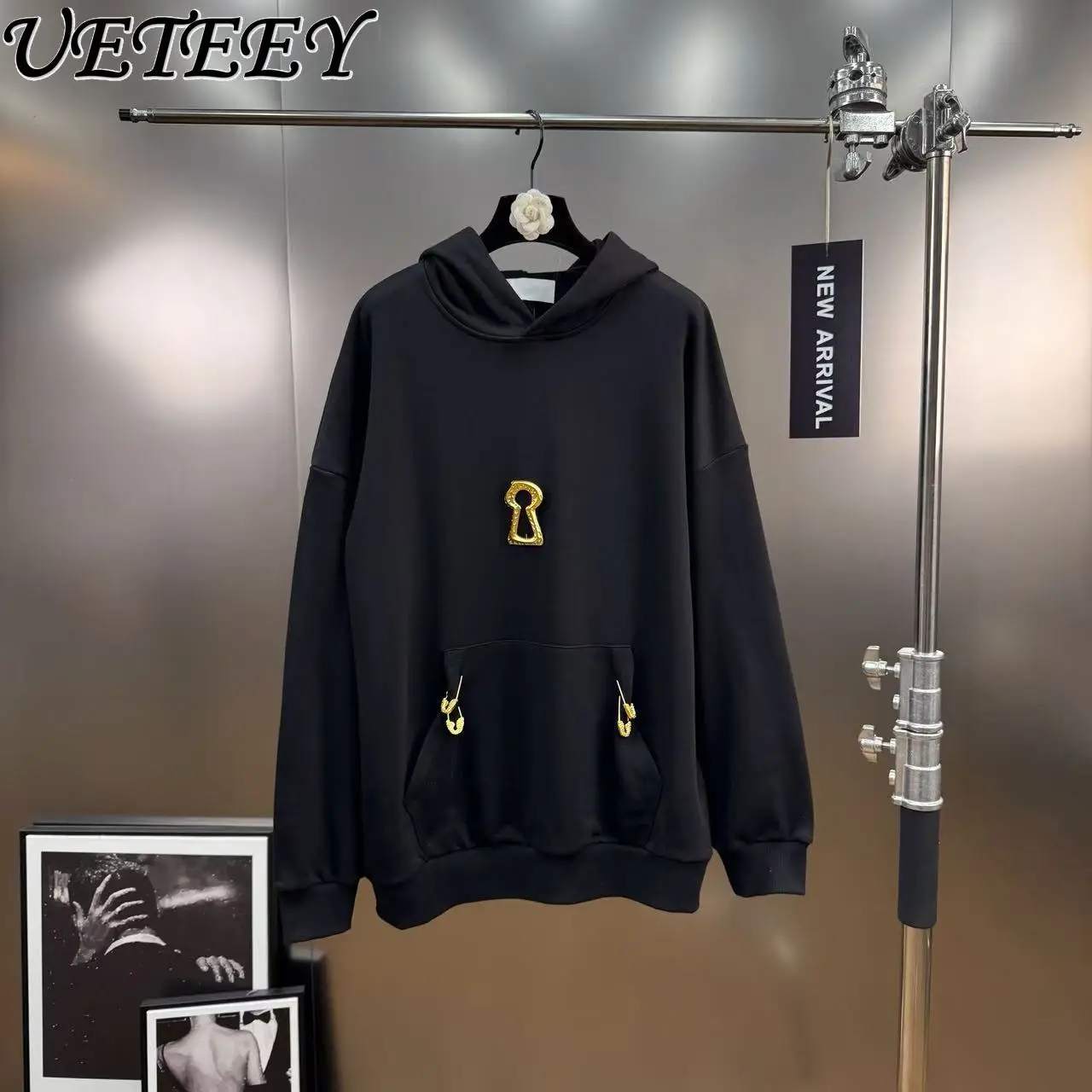 

Зимняя новинка 2025 года, черный свитшот с капюшоном и вышивкой, куртка, тяжелый свободный повседневный универсальный пуловер, женские толстовки