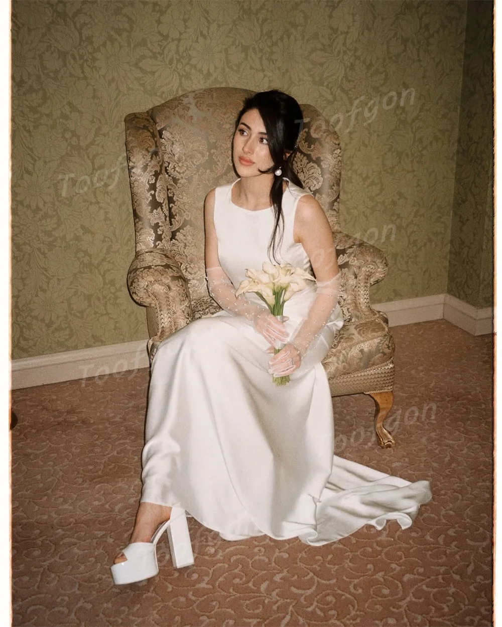 Toofgon Elegant O Neck Long Mermaid Beach Wedding Dresses Sleeveless Satin Sweep Train Bride Gown Customized Bridal Party Dress