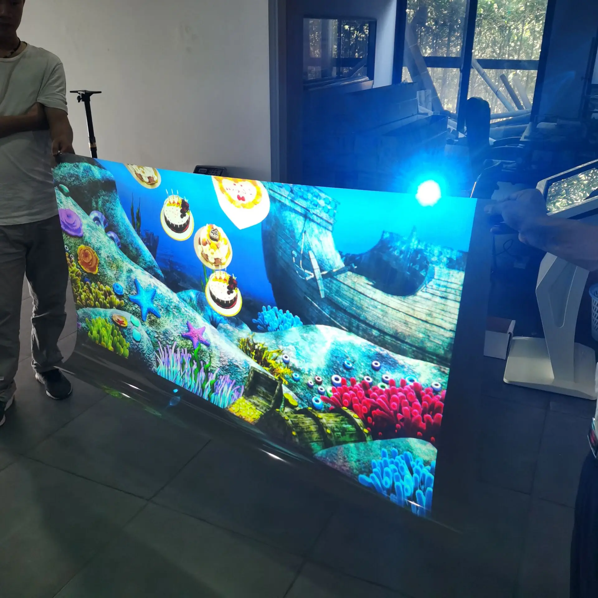 3D Holographic Dark Gray Rear Projection Screen Film for Advertising Glass Window Show Different Size