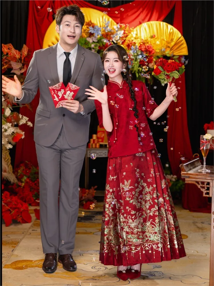 

New large-sized engagement dress for pregnant women Chinese-style face skirt