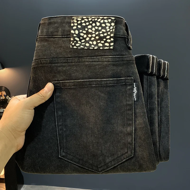 

Модные легкие роскошные черные джинсы для мужчин, осень 2023, новая элитная мужская одежда, эластичные облегающие брюки с маленькими штанинами