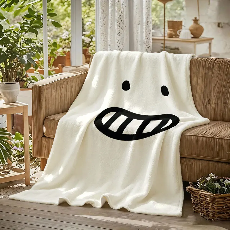 Simple Grinning Face Flannel Blanket Warm Soft Halloween Christmas Decorative Couch Warm Cozy All-Season Gift