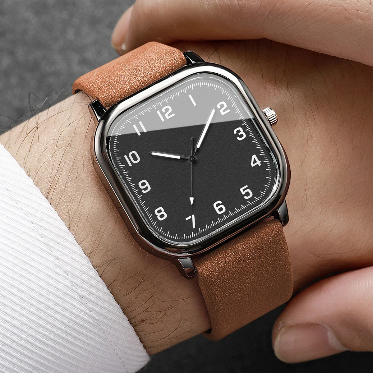 Fashion Square Men Quartz Watches Casual Brown Leather Strap Black Dial Wristwatch Clock Gift Relogio Masculino（Without Box）