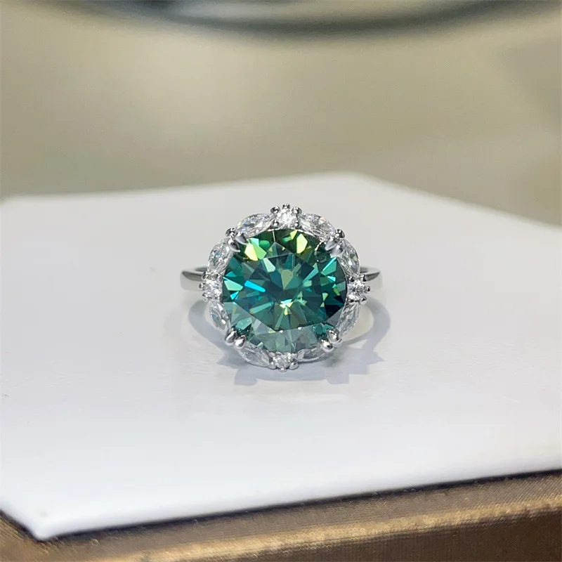 

Elegant Green Charm Green Luxury Bezel Ring For Women 5ct Moissanite PT950 Platinum | Fresh green tone, elegant and noble