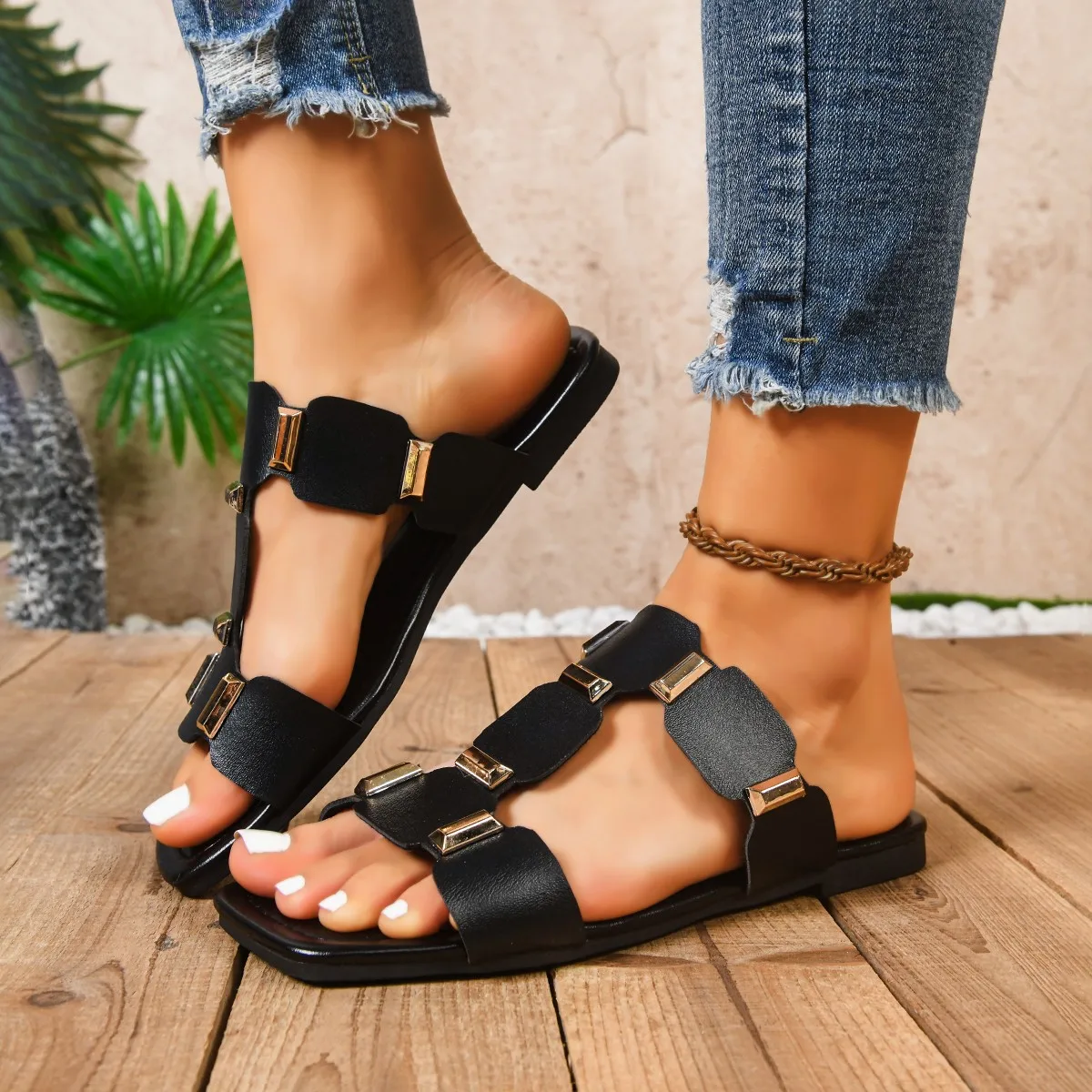 2026 New Women Slippers Casual Blocking Sandals Outdoor Soft Leather Slippers Lightweight Designer Shoes Outdoor Slides Women