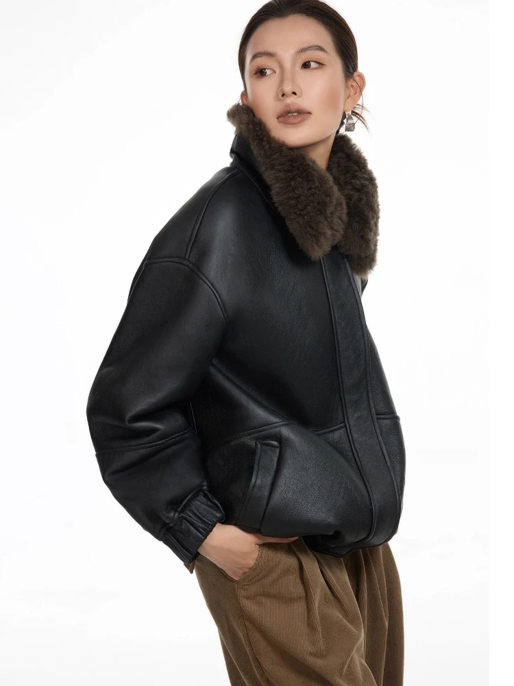 الراقية الفاخرة ميرينو الأغنام الفراء شيرلينغ الستر للنساء 2026 الراقية بسيطة الشتاء جلد طبيعي معطف فرو حقيقي امبسوول