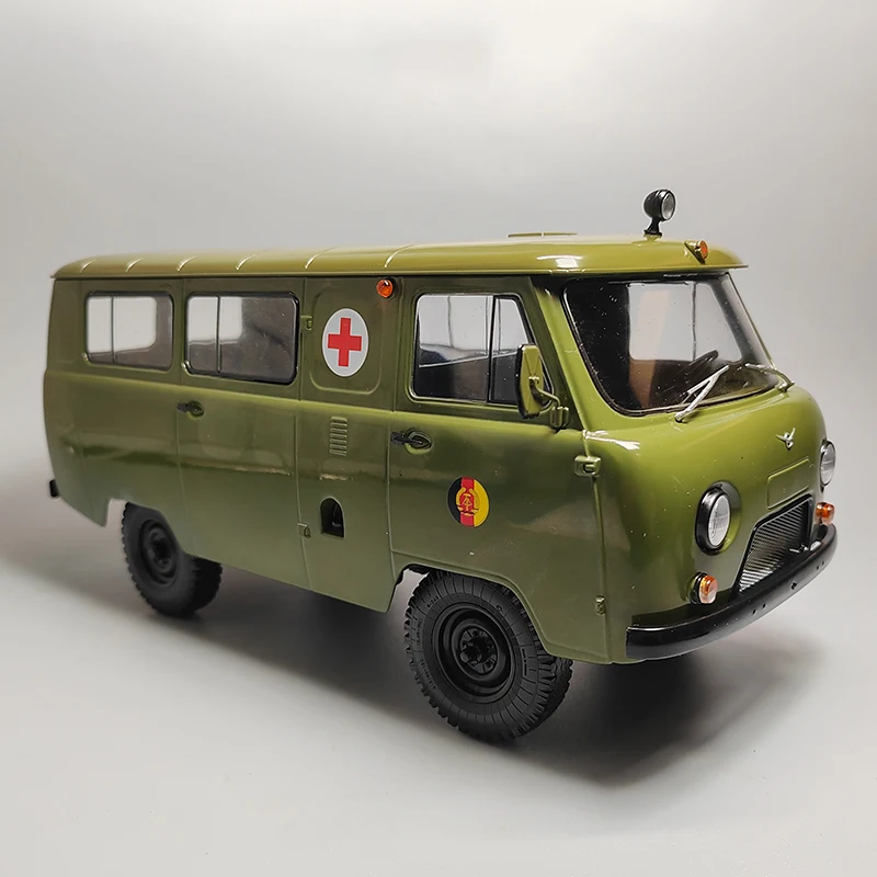 1:18 Scale Diecast Alloy East German UAZ-452 Military Ambulance Van Toys Cars Model Classics Adult Souvenir Gifts Static Display