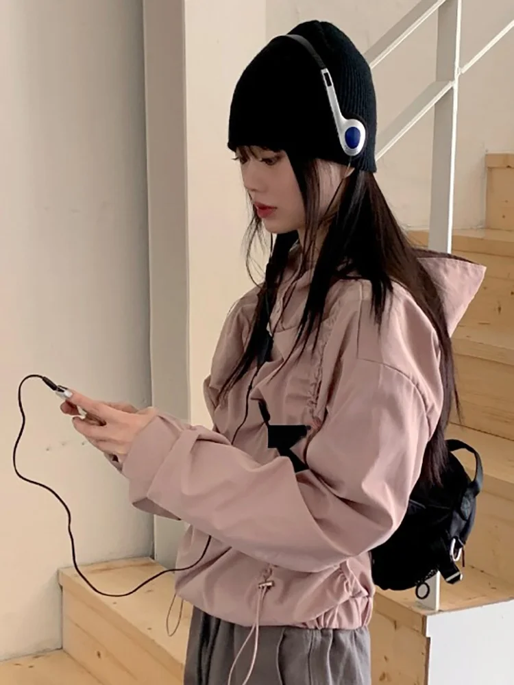 

Женская ветрозащитная куртка свободного кроя с капюшоном, весна 2024, новая модная укороченная модель с защитой от солнца, резиновой отделкой и шнурком