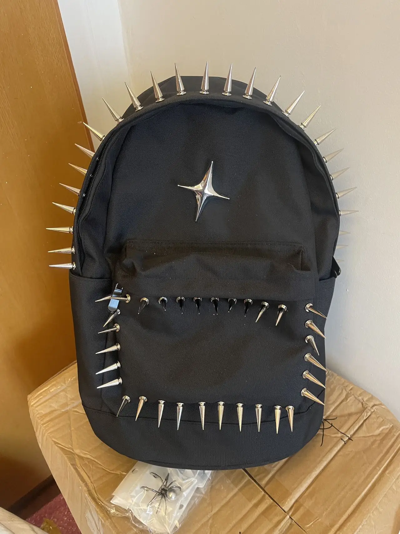 

Рюкзак с панк-аппликациями в виде звезд и заклепок, мужская сумка большой вместимости, модные рюкзаки для женщин