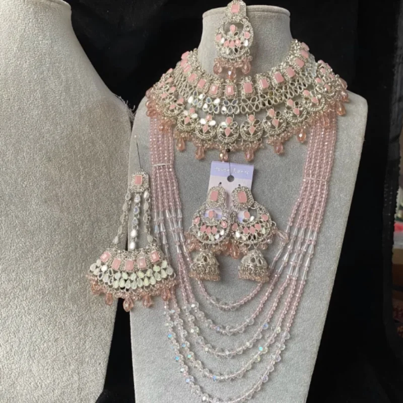 Indian And Pakistani Jewelry Set Decorations Ancient Style Belly Dance Accessories Exotic Style Studio Photo Wedding Bride