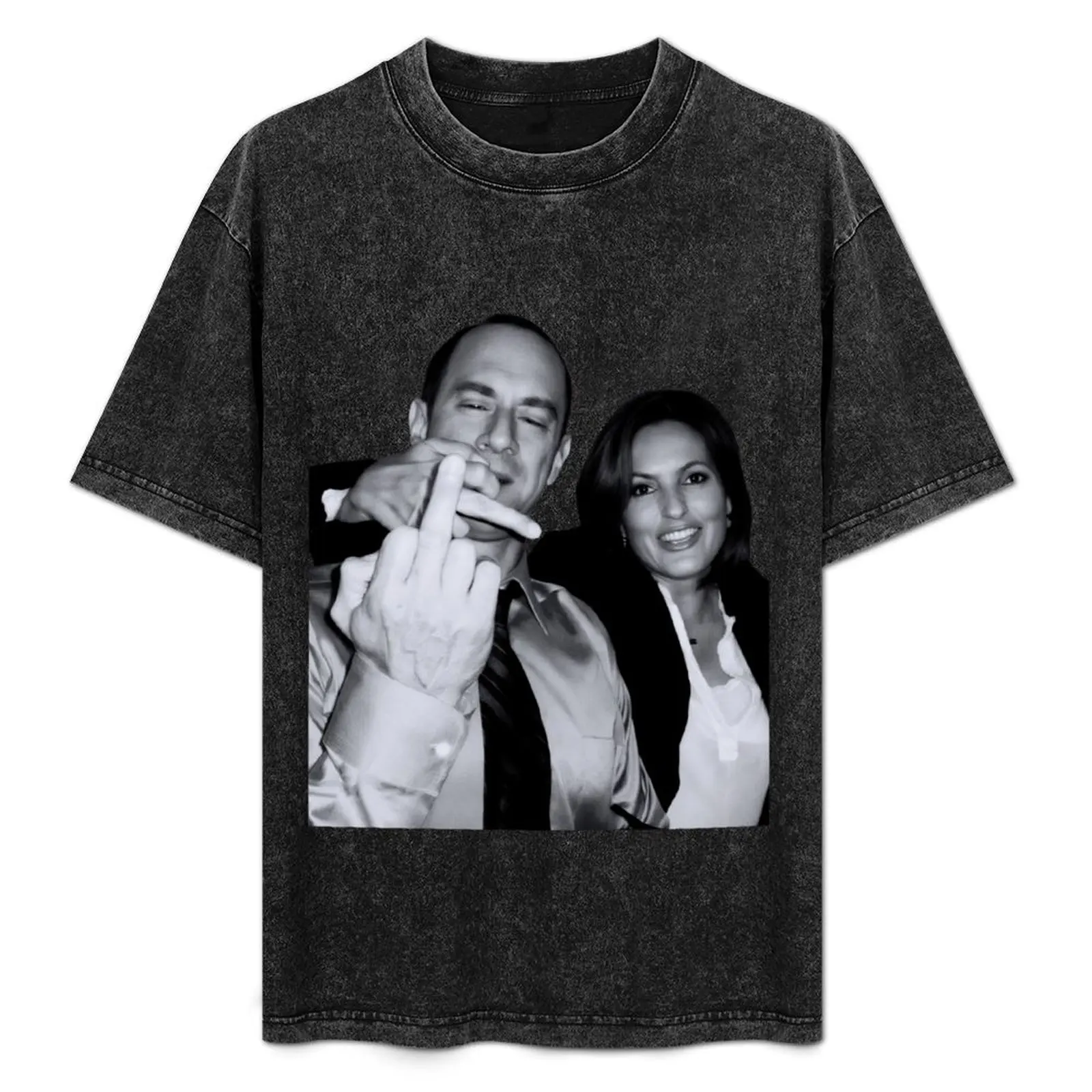 Elliot Stabler And Olivia Benson Actors and musicians giving the middle finger meme T-Shirt vintage clothes Men's t-shirt