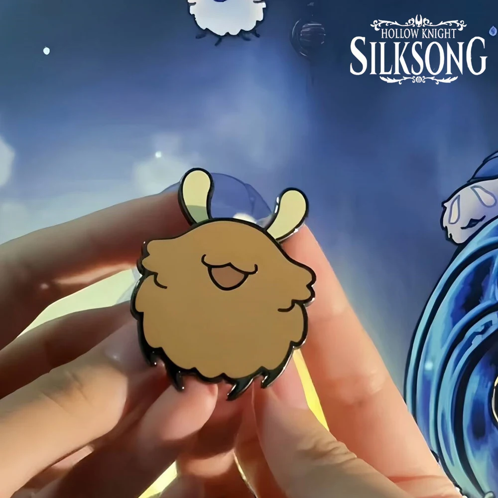 

Игра Hollow Knight: Silksong, косплей, щенок блох, металлический значок, подвижные уши, фигурка, булавки, броши, мультяшный рюкзак, украшение, реквизит