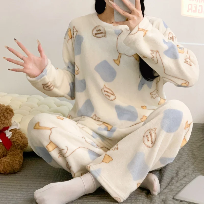 

Fleece-Lined Thickened Coral Fleece Winter Pajamas for Women, Cute Student Homewear Set for Autumn and Winter,