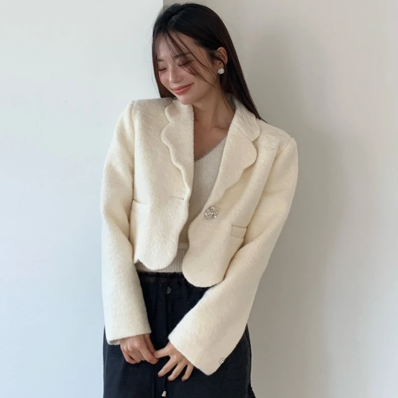 

High-end Unique Button-down Woolen Cropped Coat Women Fall Winter Black White Jacket Vintage Design Long Sleeve Coats 2025