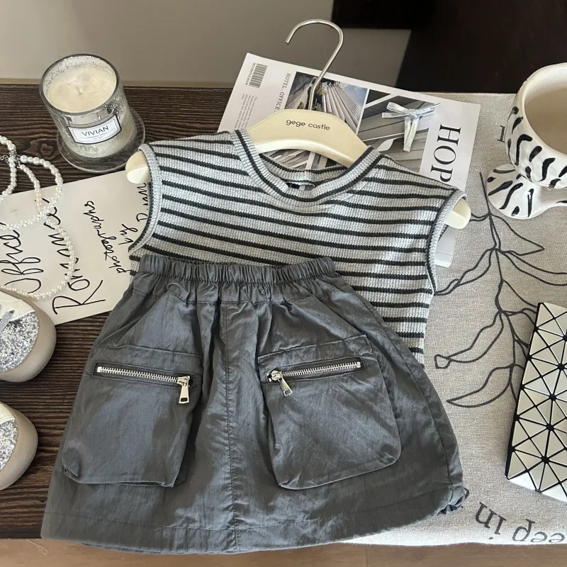 

Korean Children's Clothing 2025 New Summer Girls Striped Vest Children's Versatile Gray Tooling Skirt Culottes Two-piece Set