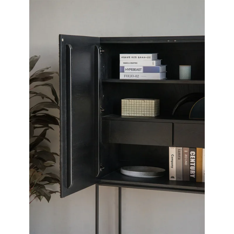 Aus Teak geschnitzter Esszimmerwein mit hohem Eingang