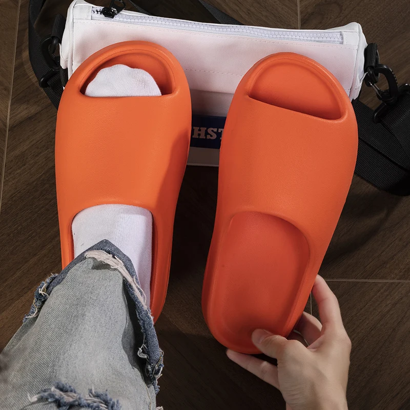 

Luxury Young Men 35~45 Summer Designer Men's Women Comfortable Foam Runner Slides Casual Slippers Beach Sandals Sneakers Shoes