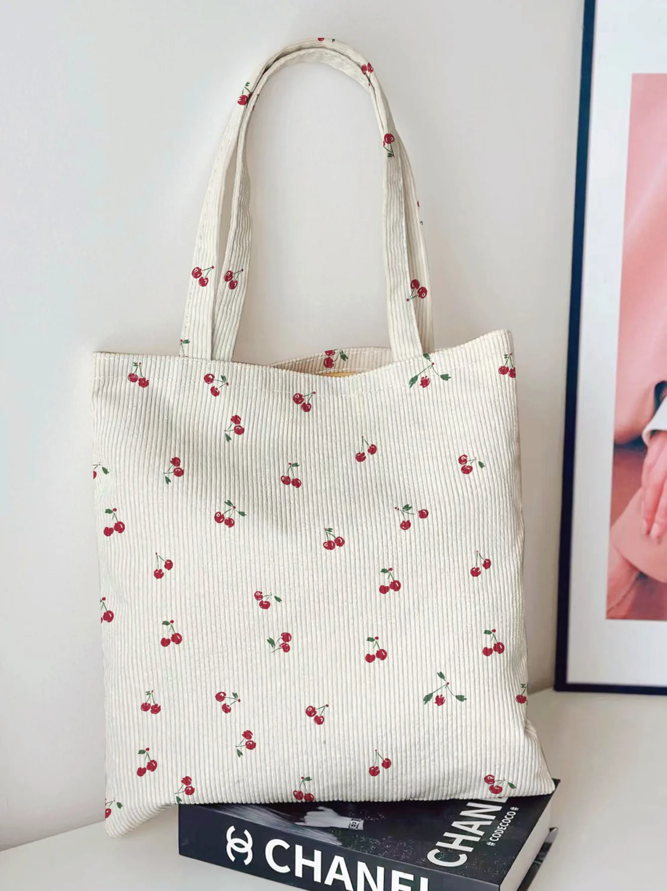 Cherry patterned handbag, suitable for daily commuting and shopping, easy to carry all essential items