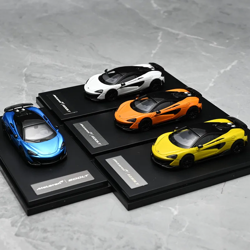 Modello di auto in lega di simulazione LCD 1:64 600LT, un giocattolo regalo di festival per amici e un oggetto decorativo da collezione per adulti.