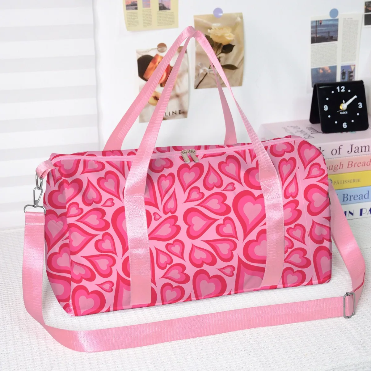 

Классическая популярная забавная новинка: розовая сумка-бочонок с 3D-принтом для путешествий, спорта на открытом воздухе, тренажерного зала и йоги