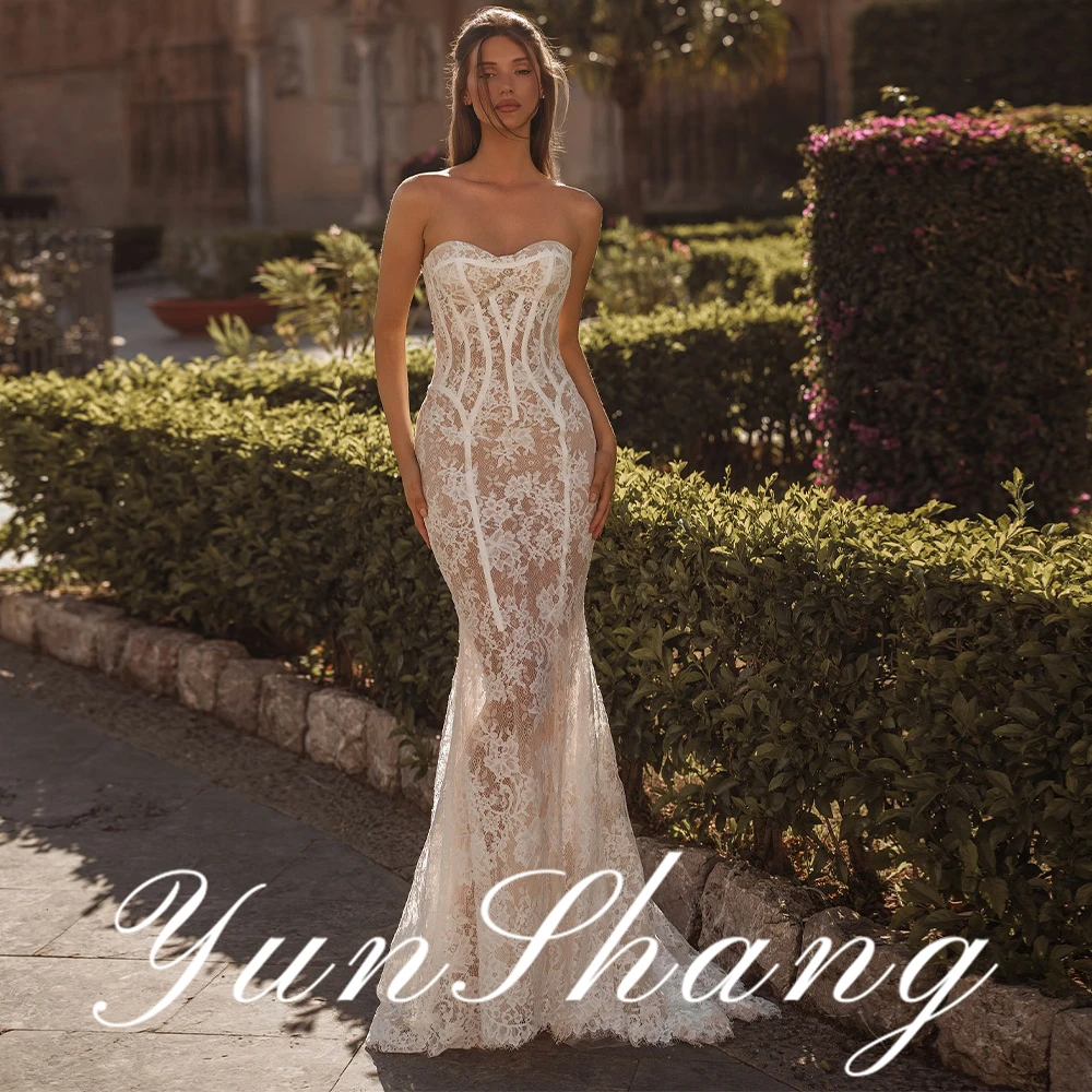 

Yun Shang Customized Strapless Mermaid Wedding Dress Lace Embellished Corset Design Open Back Lace Up Bridal Attire