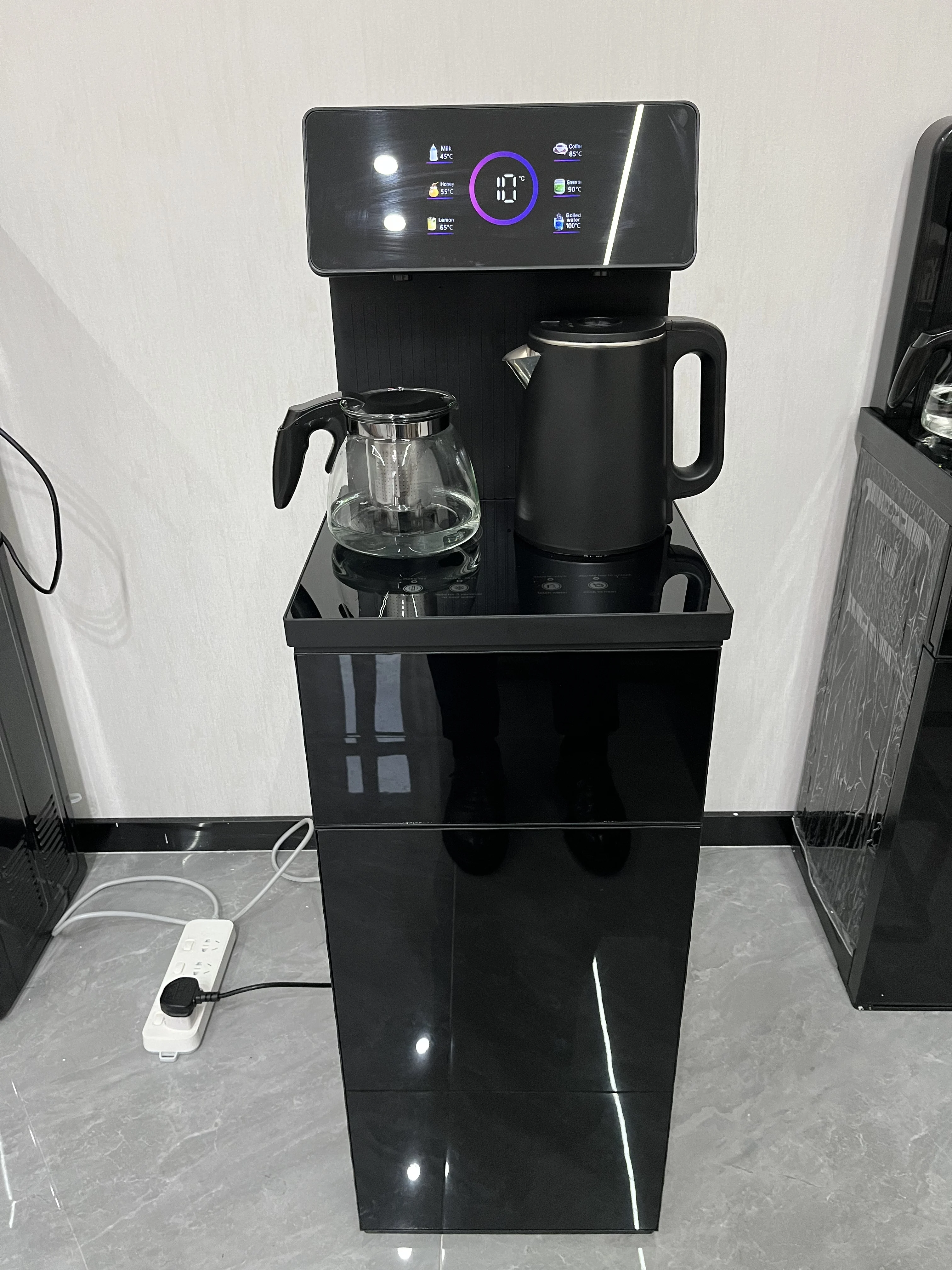 2026 High-End Intelligent Commercial Freestanding Water Dispenser Hot Cold Vertical Tea Bar Machine for Hotels RVs Household