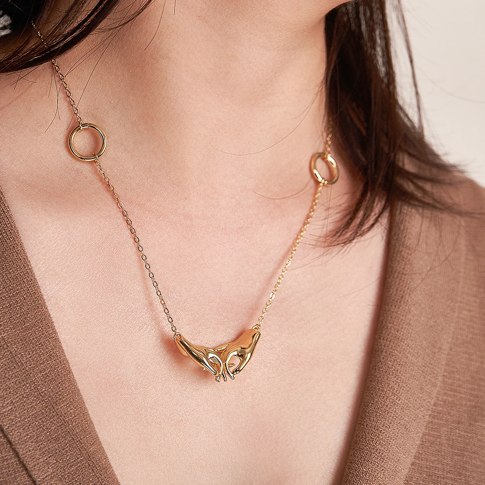 

ENFASHION Pendants Hook Hand Necklace For Women Gold Color Necklaces Trendy Simple Fashion Jewelry Everydaywear Wholesale 233368
