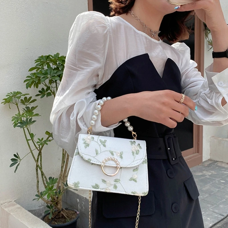 Vintage PU Elegant Women\'s Lace Embroidery Handbag Stylish and Versatile Shoulder Bag for Trendy Ladies