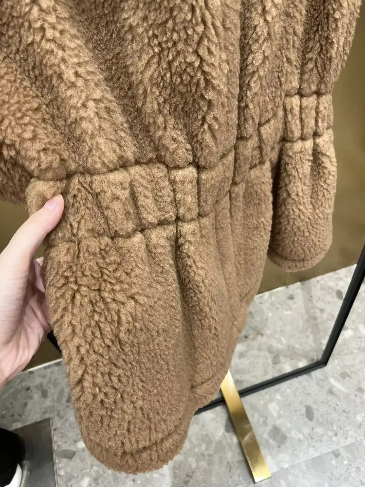 MAX-chal de oso de peluche para mujer, chaqueta de Camel de otoño e invierno, abrigo de lana de oveja con solapa, chaqueta corta de moda de alta