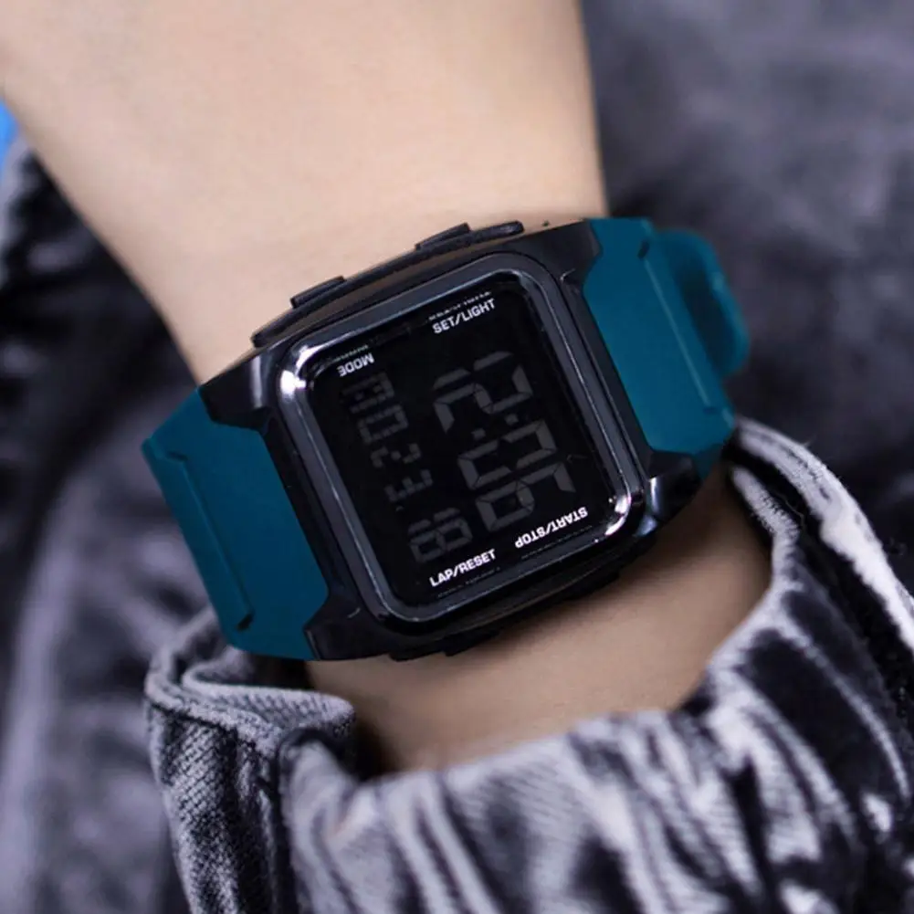 New Men Square Large Screen Retro Sports Electronic Watch Night Light Waterproof Multifunction Outdoor Alarm Fashionable Watch