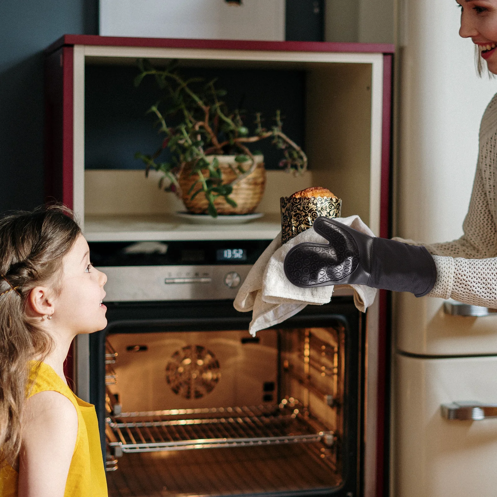 

2Pcs Thickened Silicone Cooking Oven Mitts Heat Resistant Gloves with Insulation Pads Baking Bbq Microwave Oven