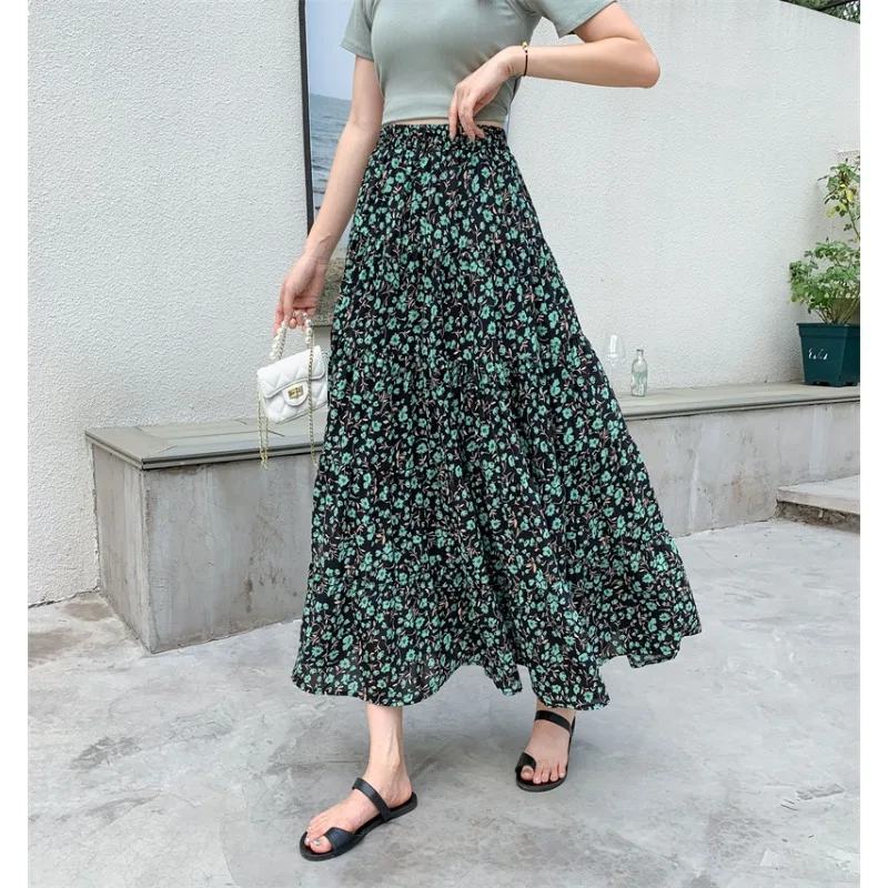 Prawdziwe zdjęcia retro plisowanej małej spódniczki w kwiaty, luźna i z wysokim stanem, maskująca niedoskonałości, nowość na wiosnę i lato 2024.