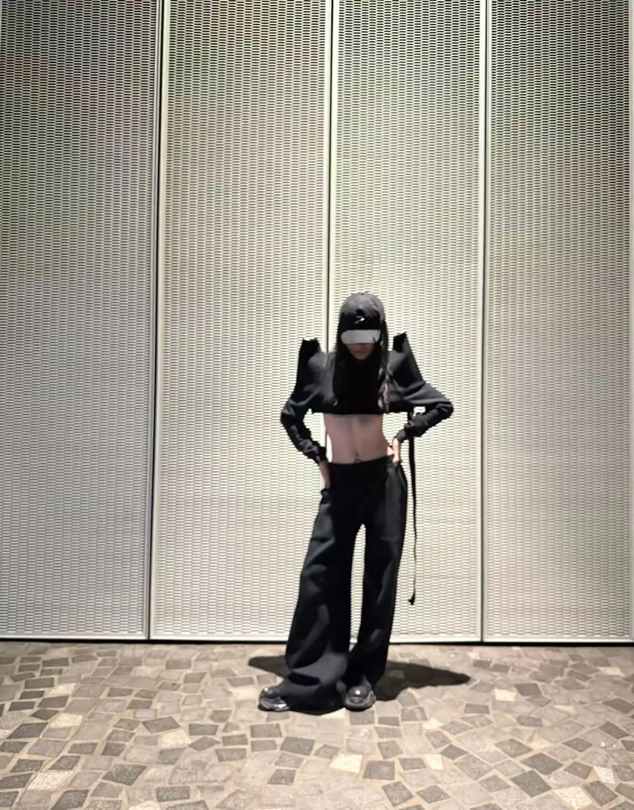 

Укороченный топ в уличном стиле, короткая толстовка с капюшоном для женщин, индивидуальный крой, топ с длинными рукавами и высокой талией, осень 2021, новый стиль