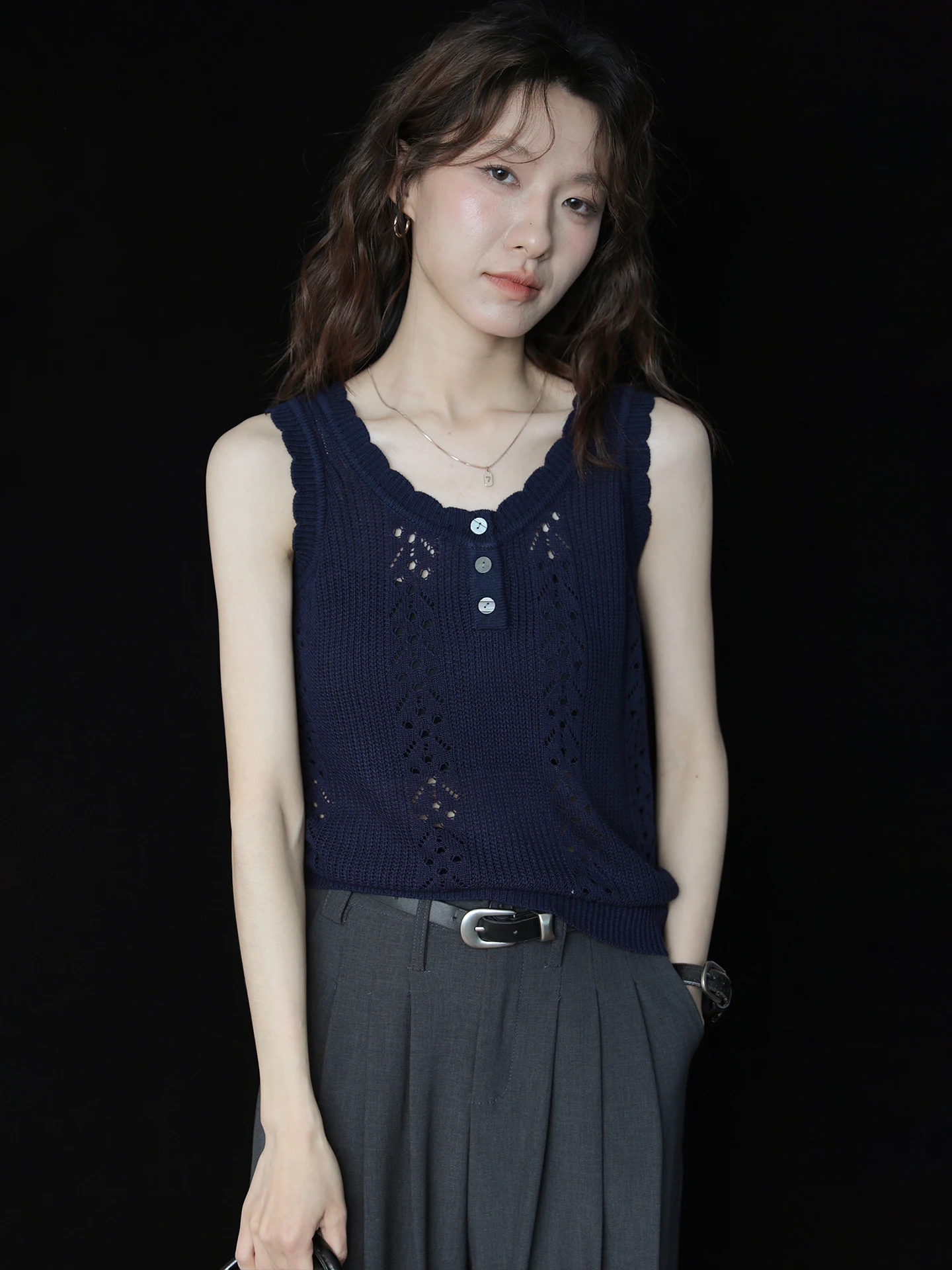 

Женский вязаный жилет без рукавов с вырезами, летний, темно-синий, облегающий, модный, для повседневной носки, городской стиль