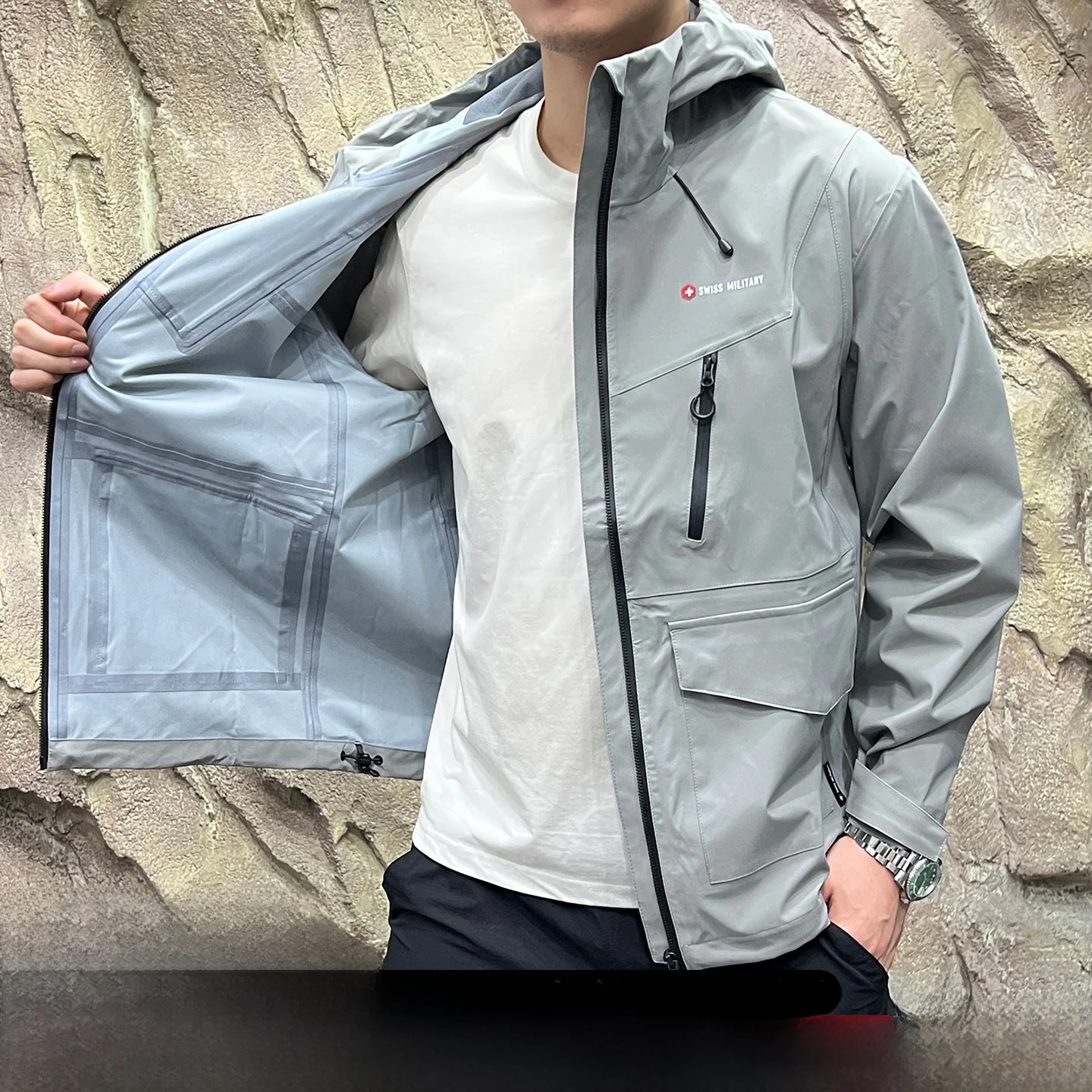 

Sl Высококачественная мужская уличная ветрозащитная водонепроницаемая куртка с капюшоном из полиэфирного волокна Long Sve Свободная посадка на осень