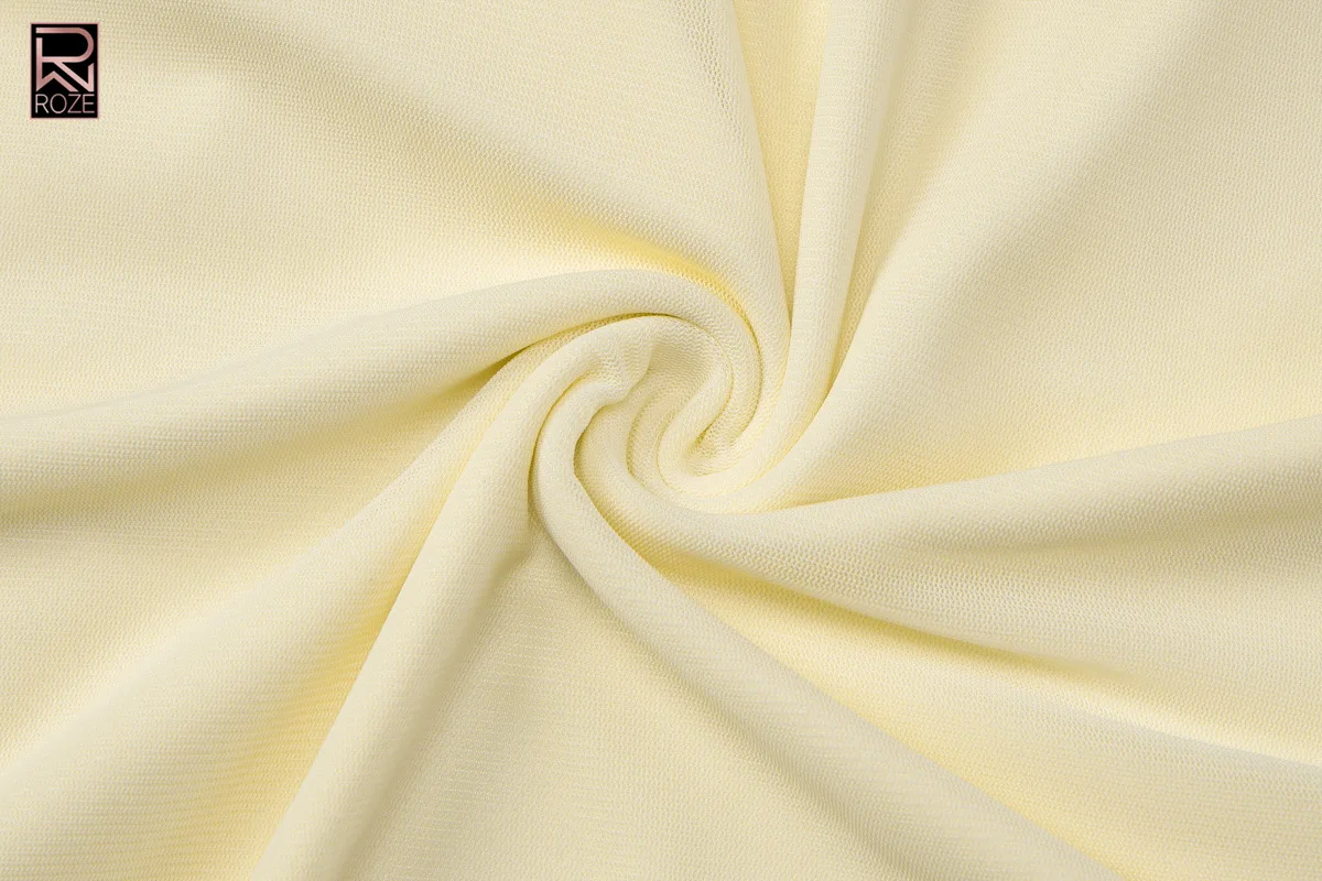 Sukienka bandażowa z odkrytymi plecami - wycięcia i sznurowanie, sukienka na randkę