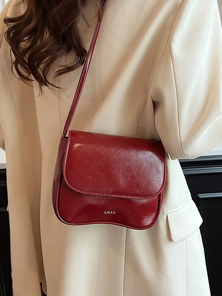 Sac à bandoulière argenté pour femme, petit sac carré, populaire, initié, tempérament, document solide, rouge, nouveau, mode, été, 2024