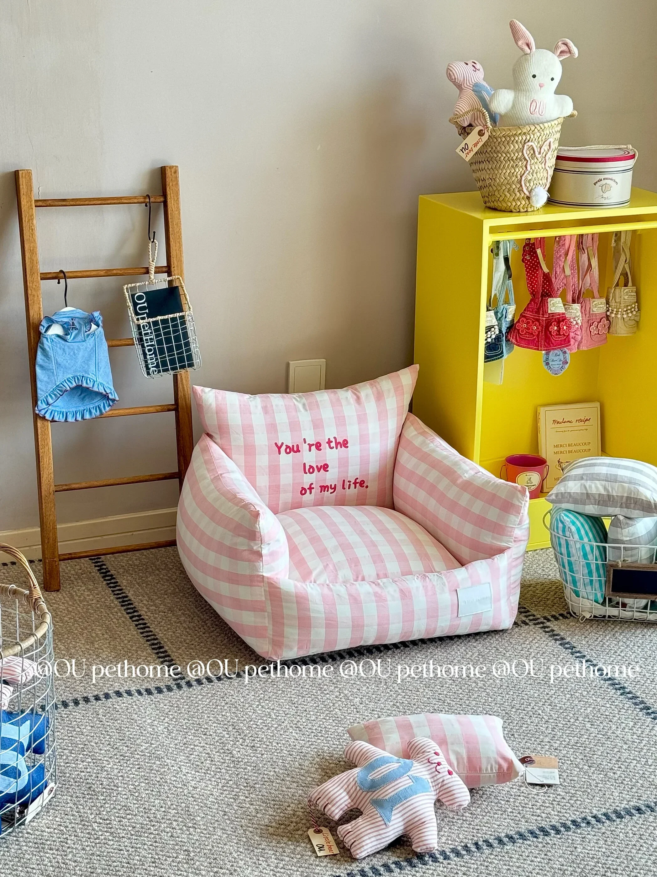 

Pet Sofa Bed Original "crayon Powder" Thin Small Summer Cat Kennel Removable Second Hair