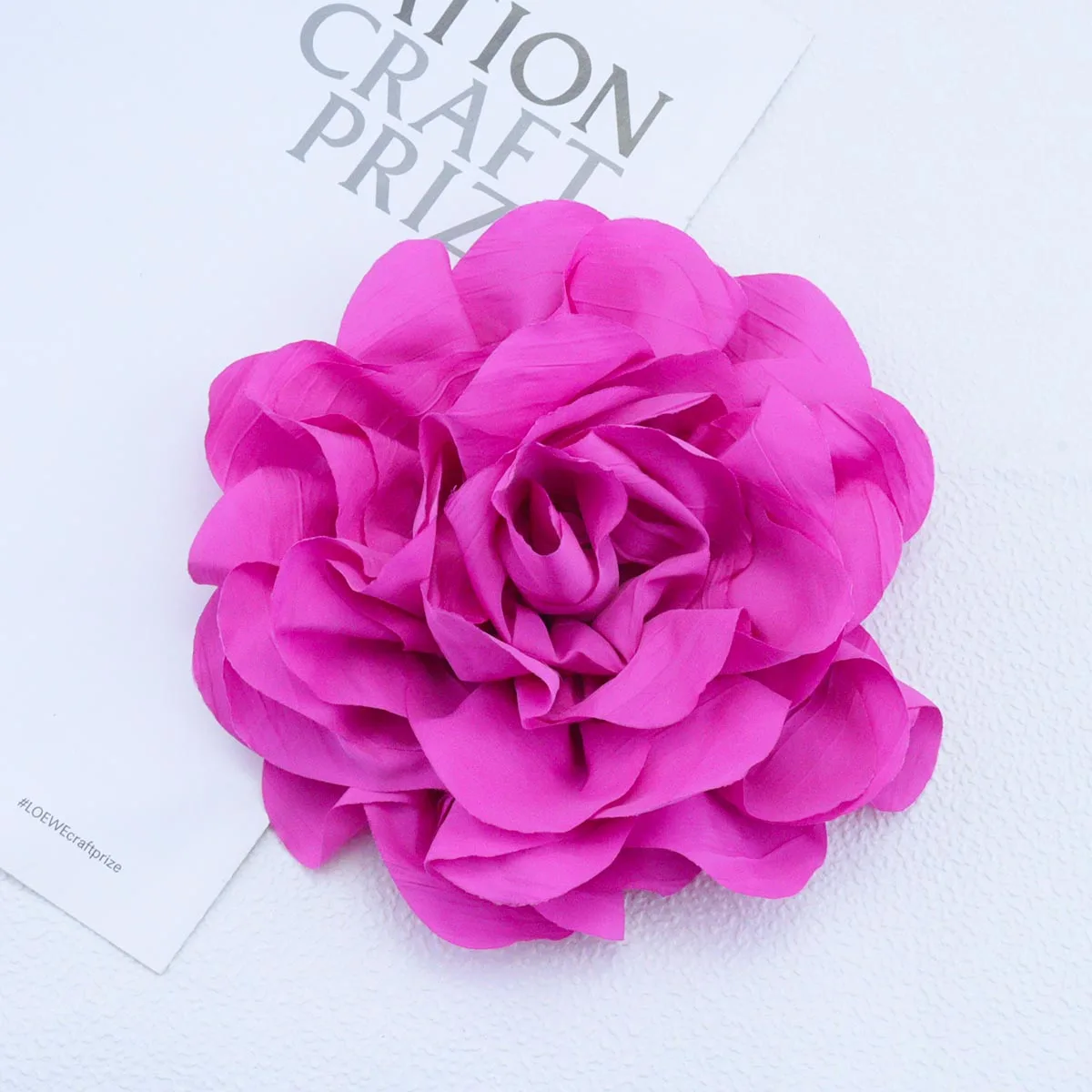 French Solid Color Pleated Fabric Brooch Camellia Light Luxury Exaggerated Party Party Couples Matching Color Clothing