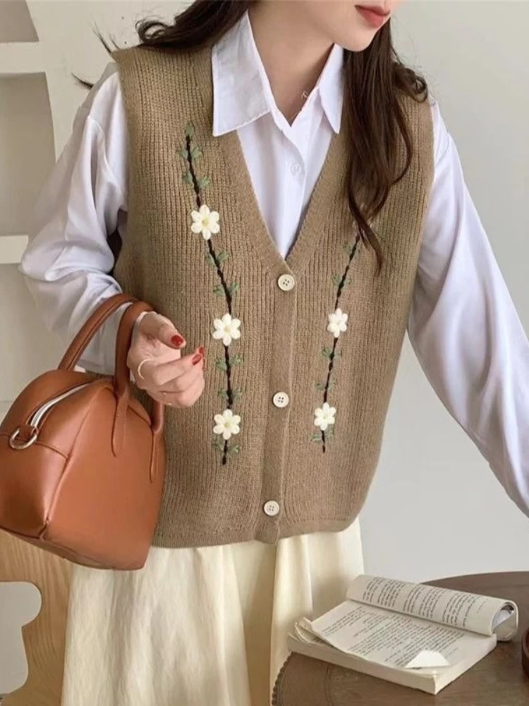 Women Clothing Vintage Flower Embroidery Knitting Vest Korean Single Breasted Loose Camisole 2026 Fashion All Match Casual Tanks