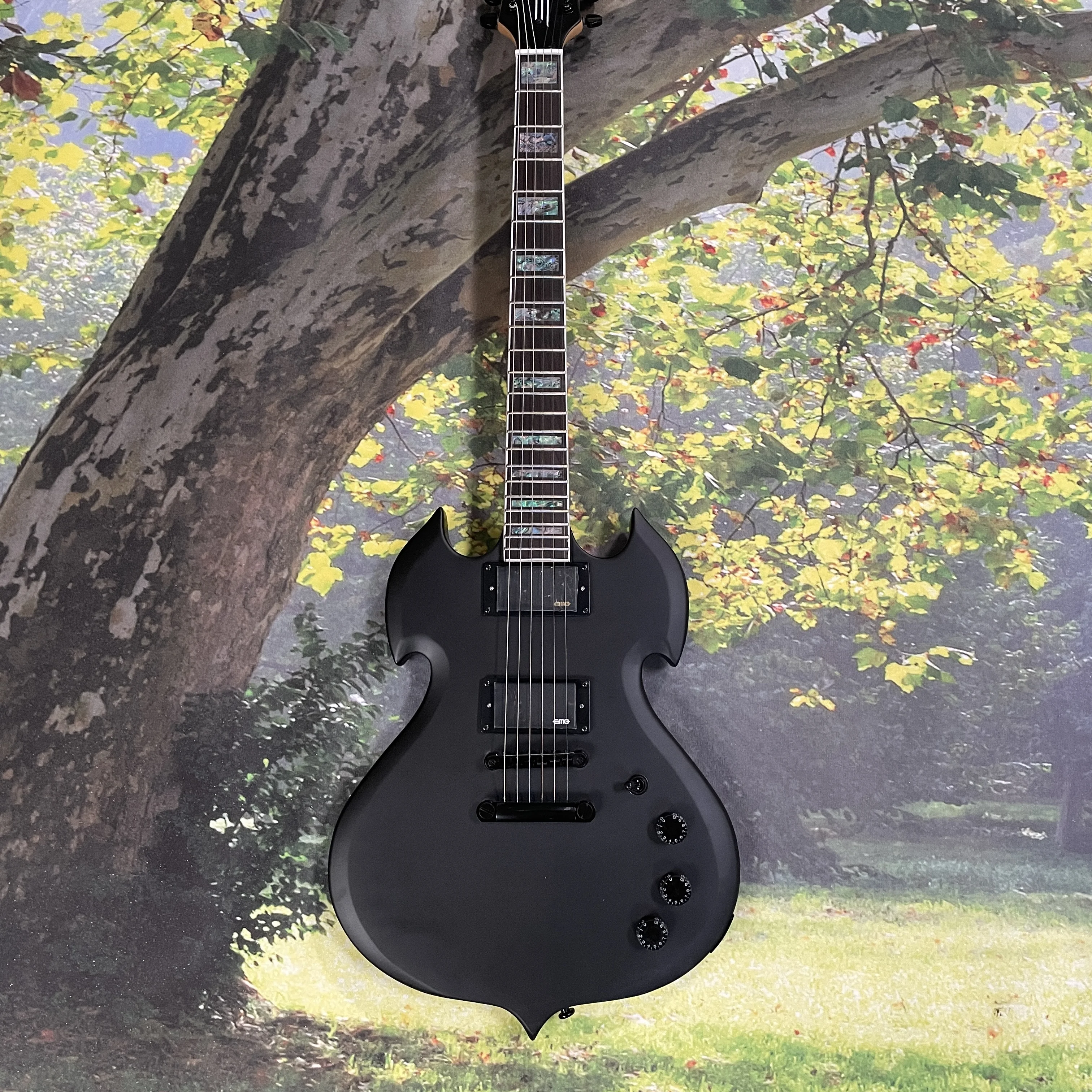 

Black Matte Electric Guitar with Solid Body 6-String guitars black hardware guitarra